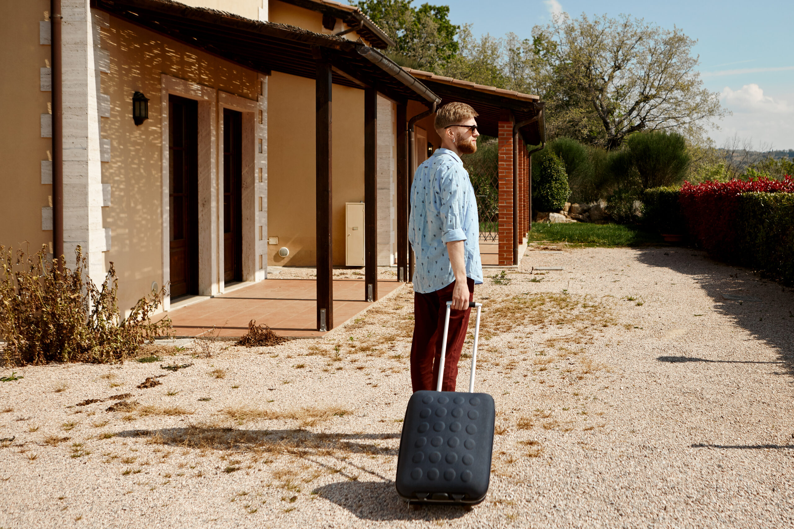 traveling tourism adventure scaled